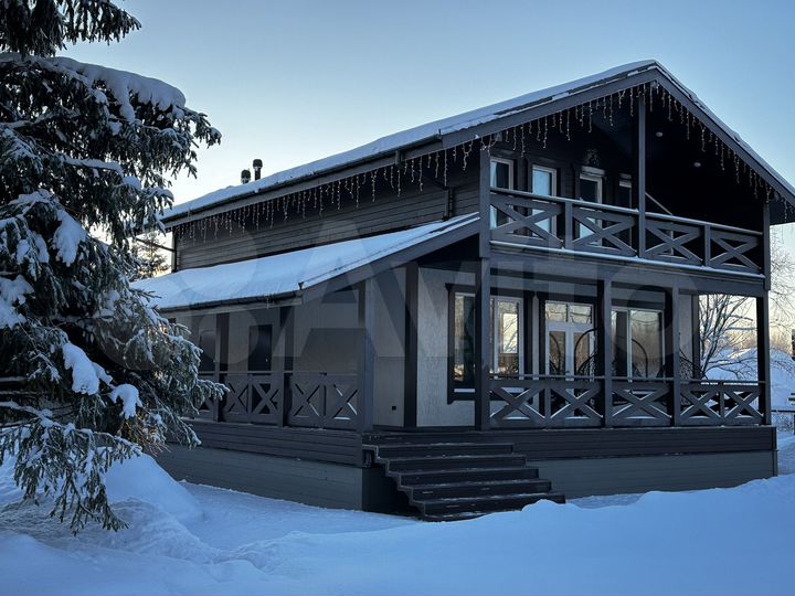 Дом 225 м² на участке 8 сот.