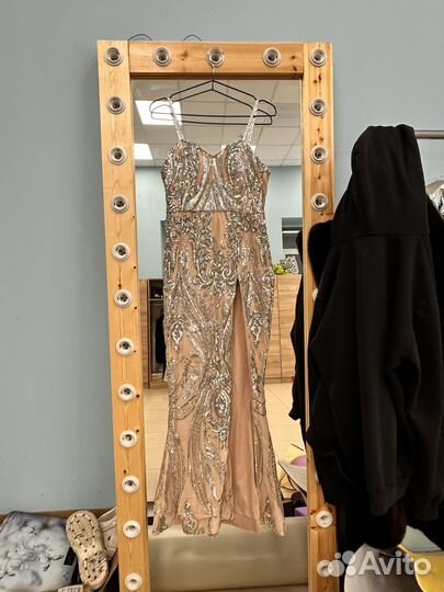 Вечернее платье