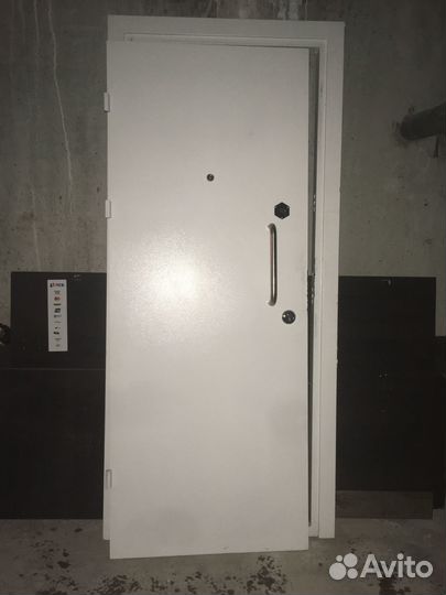 Металлическая дверь бу