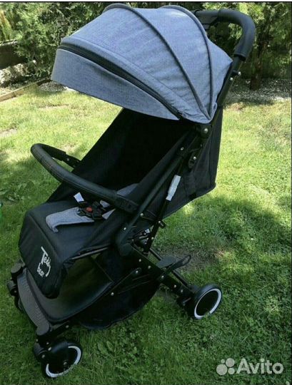 Коляска прогулочная новая