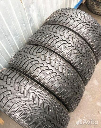 Bridgestone Blizzak Spike-01 225/60 R17