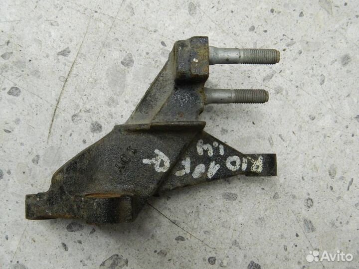 Кронштейн двигателя правый Kia Cerato LD 2004-2008