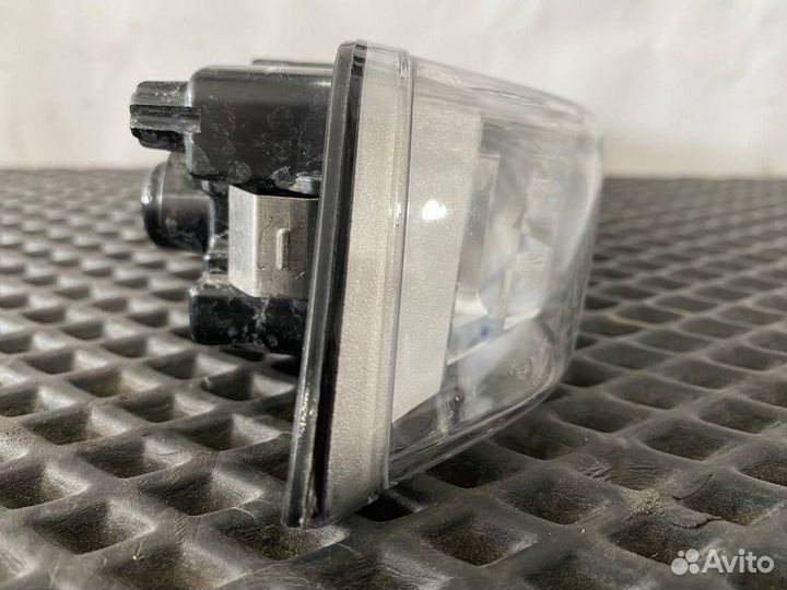 Поворотник левый Volvo FH5 84389663