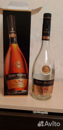 Пустая бутылка,с коробкой от коньяка