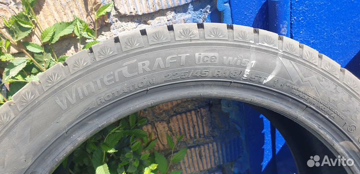 Kumho WinterCraft Ice Wi51 225/45 R18 95T