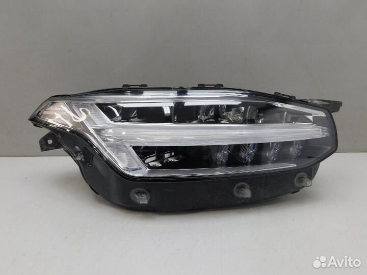 Фара правая Volvo XC90