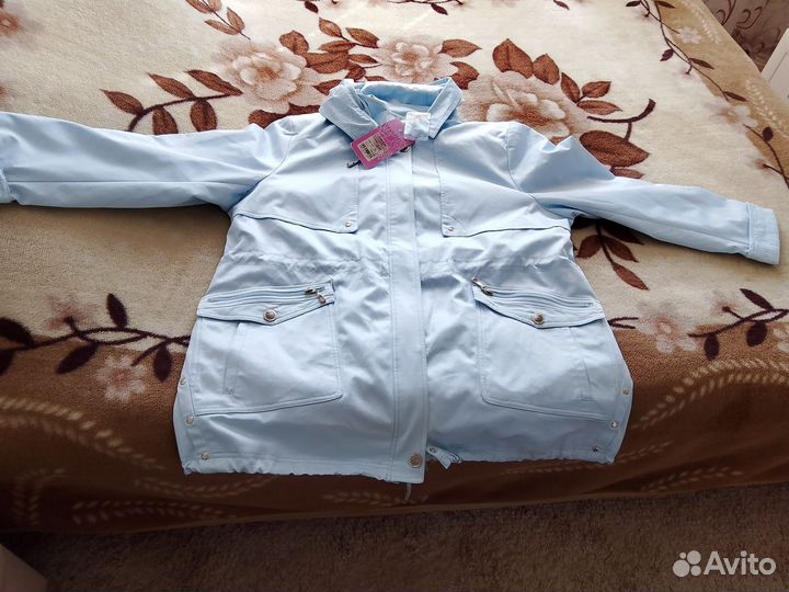 Ветровка женская