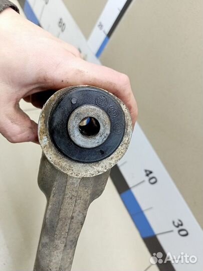 Рычаг передний нижний левый Tiguan 2011-2016