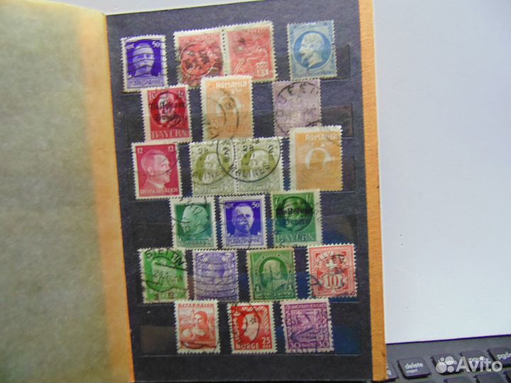 Альбом с марками. Старые Марки мира. 61