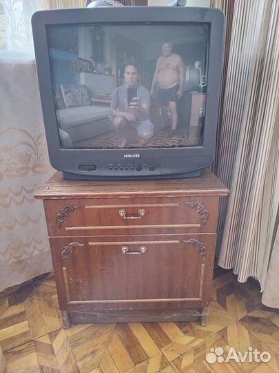 Шкаф платяной