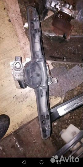 Накладка крышки багажника на Тойоту Камри 40