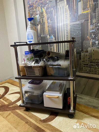 Этажерка на колесиках