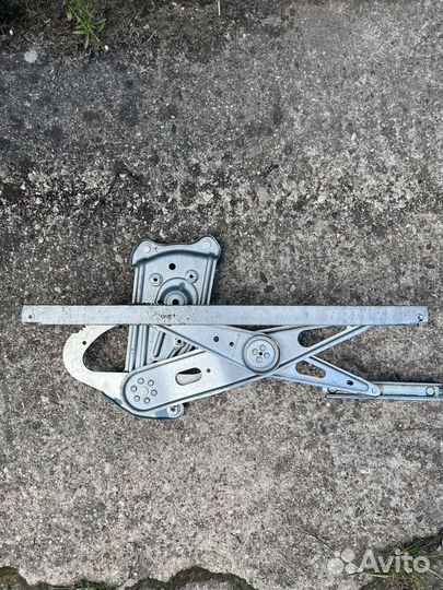 Renault megane 3 стеклоподъемник передний правый