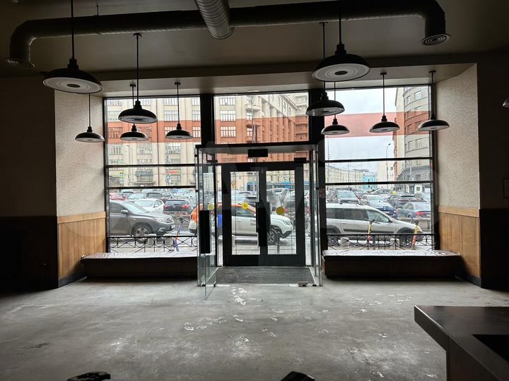 Общепит с отличным трафиком, 203.4 м²