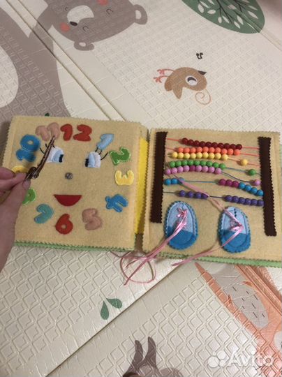 Развивающая книжка из фетра