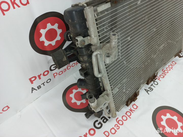 Кассета радиаторов вентилятор Opel Astra H 1.8 акп