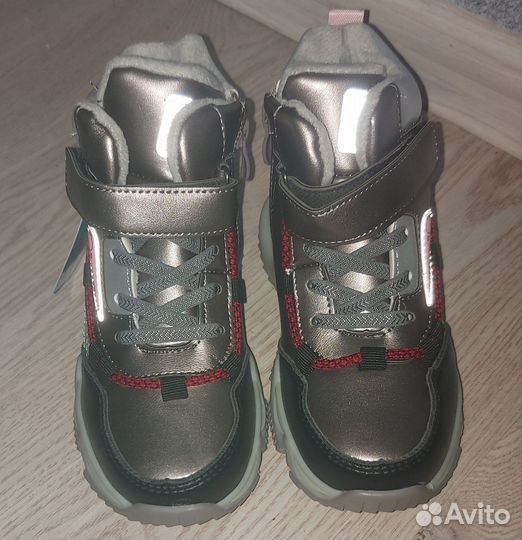 Кроссовки детские