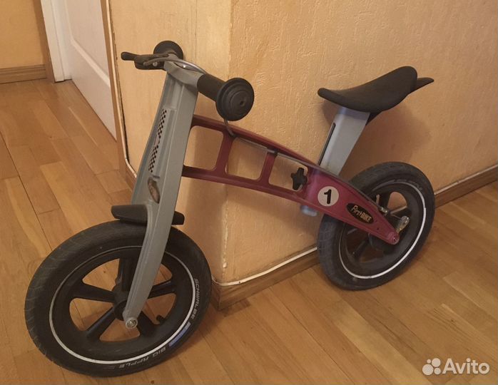 Продам беговел