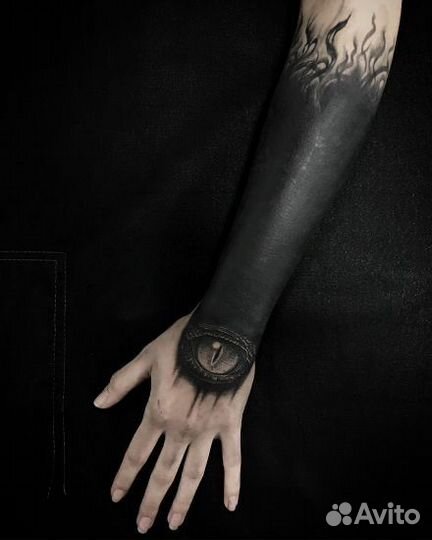 Блэкворк татуировка