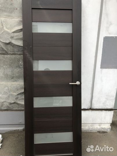 Дверь входная деревянная