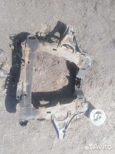 Подрамник рено симбол клио