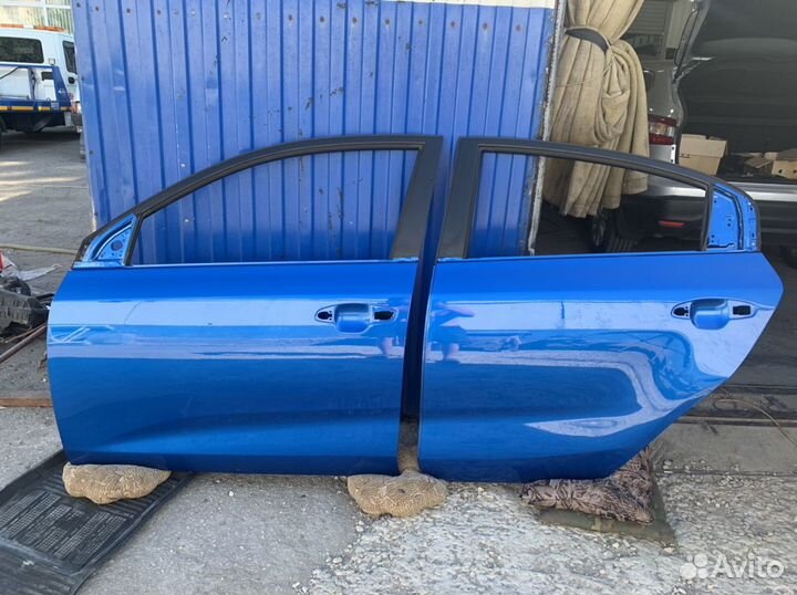 Задняя левая дверь Kia Rio 4 Синий