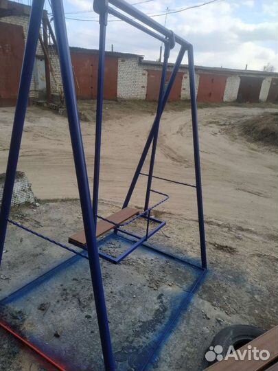 Детские качели уличные