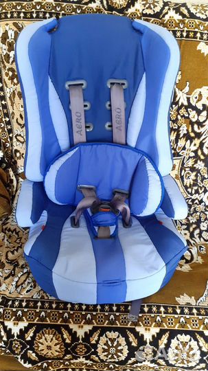 Автомобильное кресло