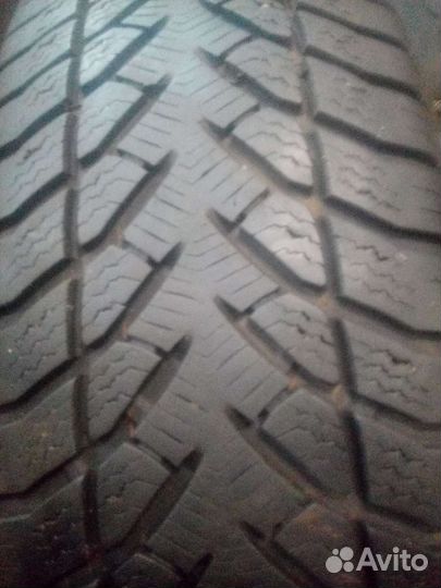 Goodyear Eagle Ultra Grip 215/65 R16 98H