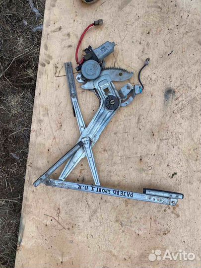 Стеклоподьемник передний правый Pajero Sport 1