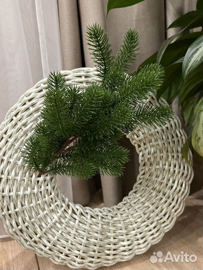 Венок из ротанга