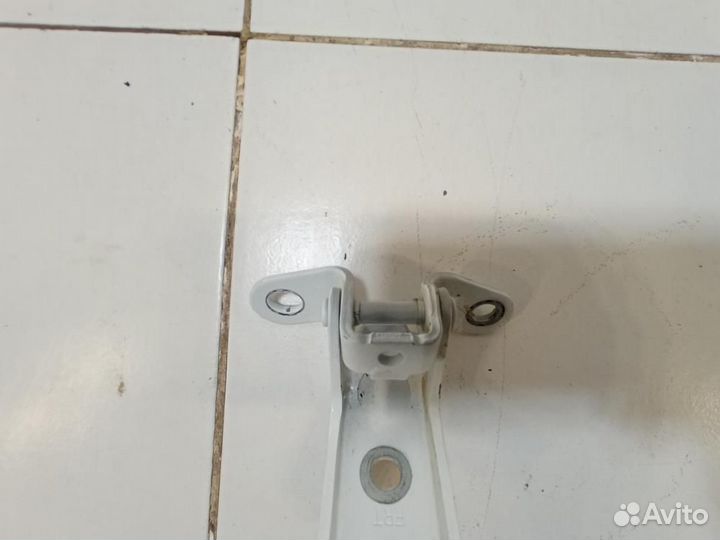 Петля двери задней левой нижняя Hyundai Solaris 2