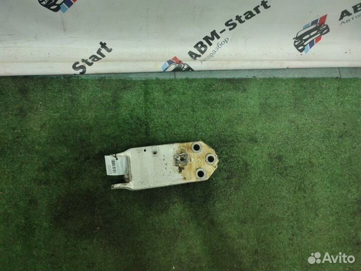 Кронштейн усилителя бампера передний левый Bmw 523