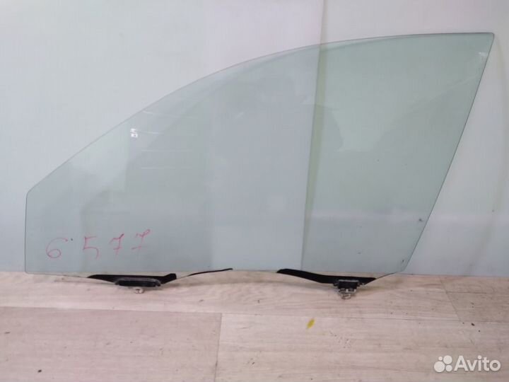 Стекло двери переднее левое Nissan Maxima A32 VQ20