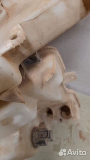 Бачок омывателя Volkswagen Passat B6 2005-2011