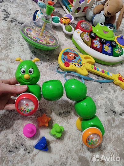 Развивающие игрушки для малышей пакетом