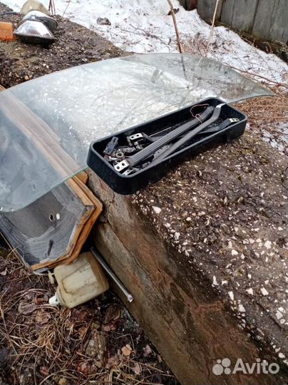 Заднее стекло газ 2410