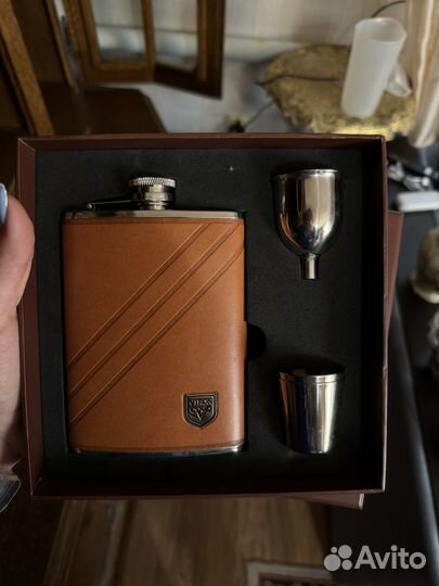 Подарочный набор: фляжка, 2 стаканчика, воронка