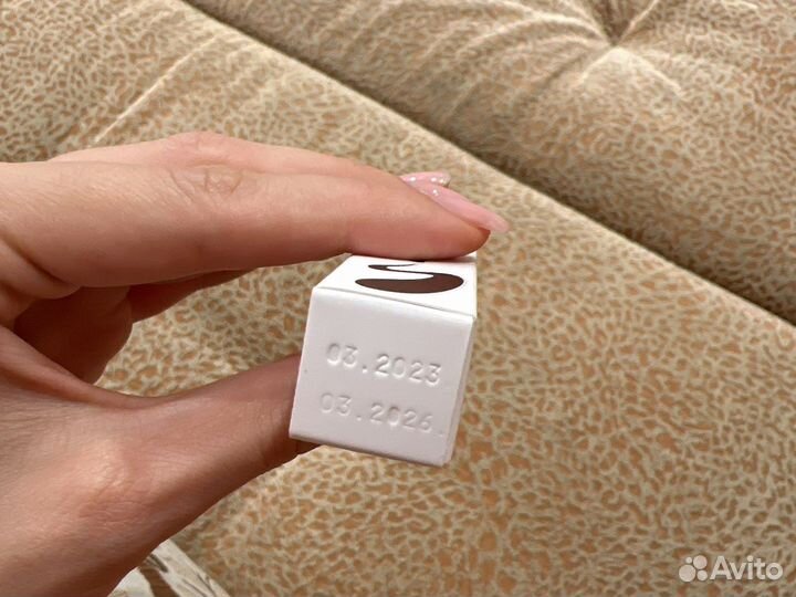 Водостойкий клей для накладных ресниц и пучков