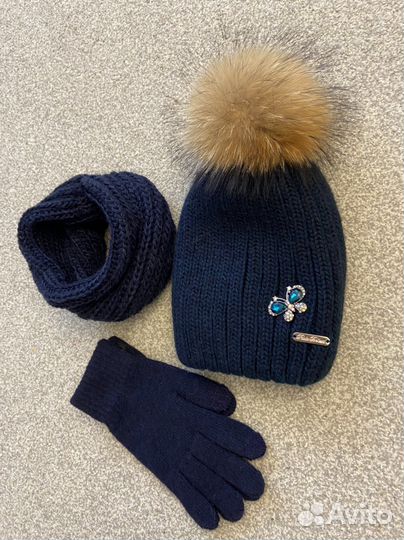 Шапка с меховым помпоном и шарф снуд