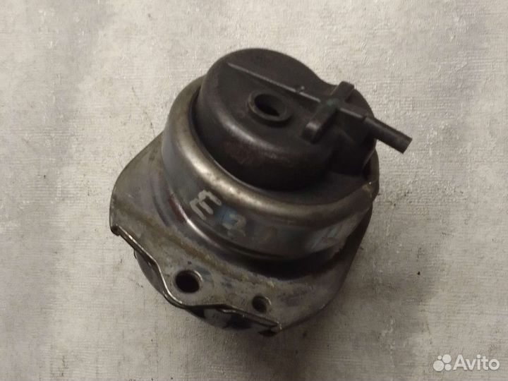 Опора двигателя правая BMW X5 E70 X6 E71 3.0D