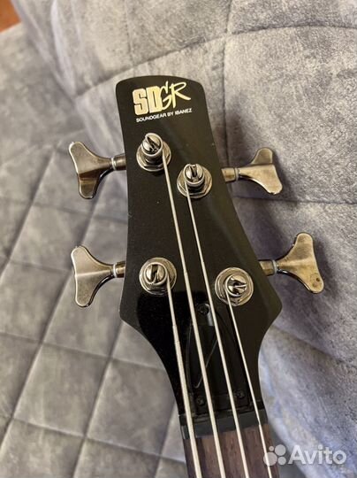 Бас гитара Ibanez SR300