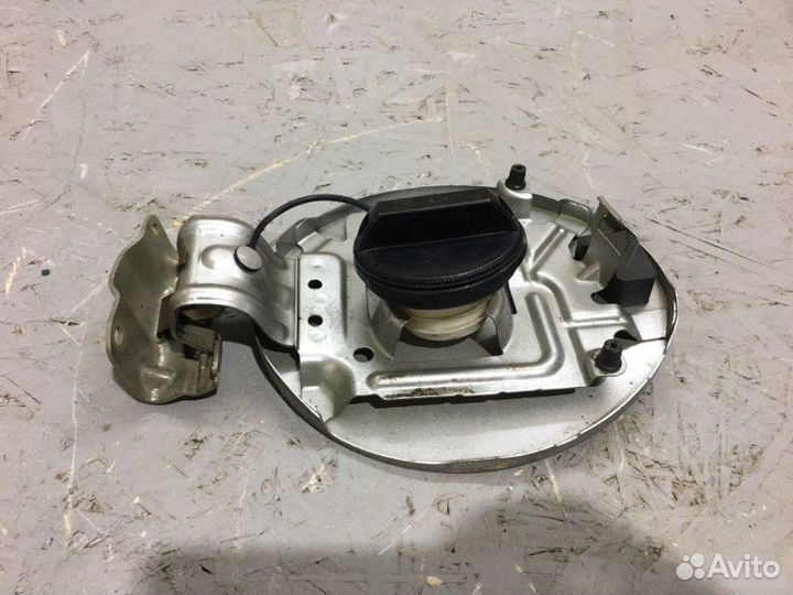 Лючoк бензобака Nissan Note E11