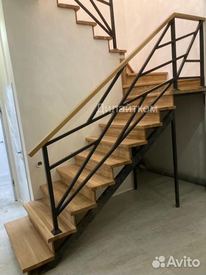 Лестница металлическая с отделкой