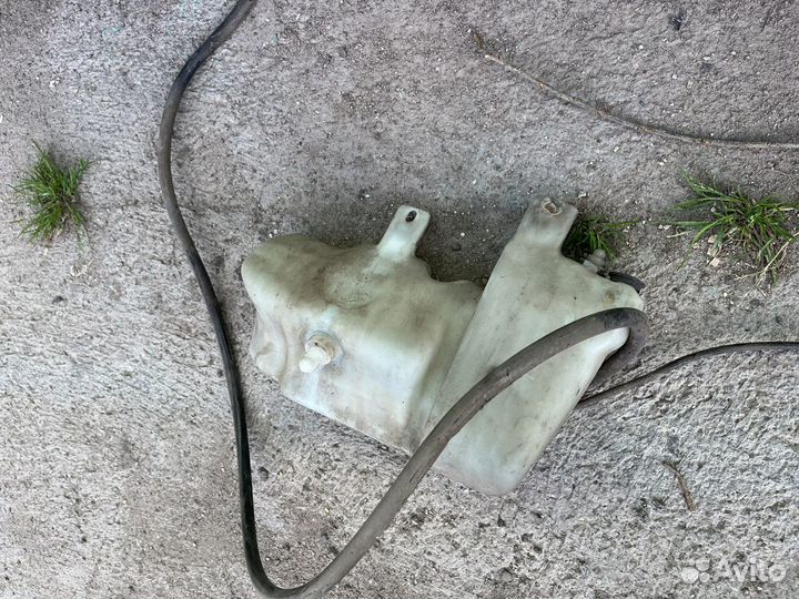 Бачок омывателя BMW E38 под омыватель фар