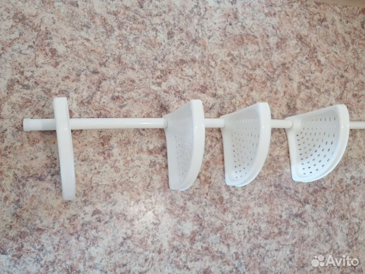 Угловая полка для ванной