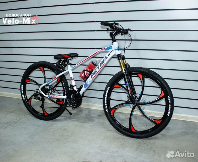 Велосипед на литых дисках 26