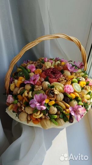 Подарочная корзина для женщины/на день учителя