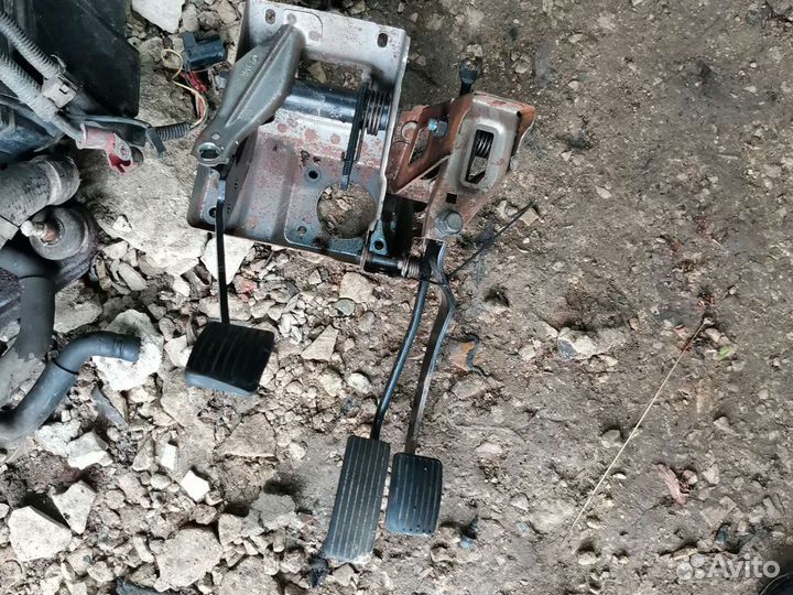 Педальный узел mitsubishi carisma 4g92