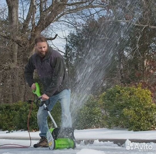 Снегоуборщик аккумуляторный Greenworks